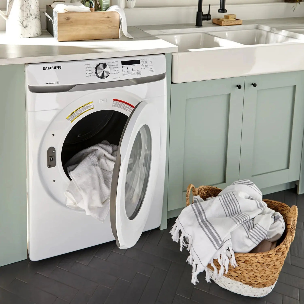 Samsung 27 inch 7.5 cu. ft. Electric Dryer in White DVE45T6005W Samsung