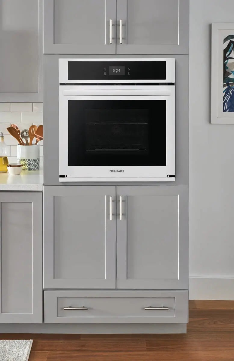 Frigidaire 27 inch Single Electric Wall Oven with Fan Convection in White FCWS2727AW Frigidaire