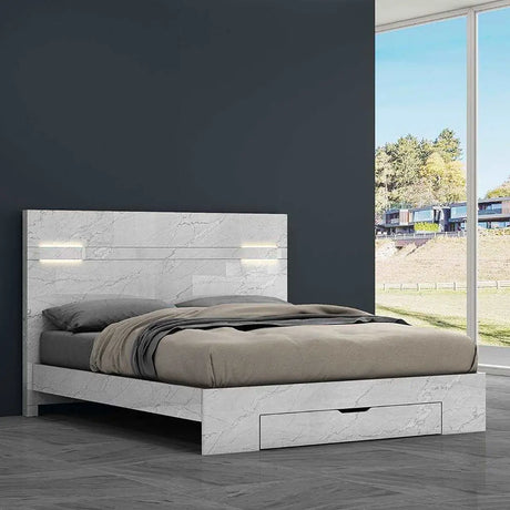 ZEKE 6 PC Bedroom Set in White Kwality